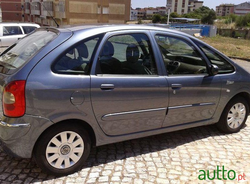 2006' Citroen Xsara Picasso photo #2