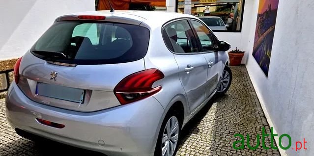 2016' Peugeot 208 photo #6