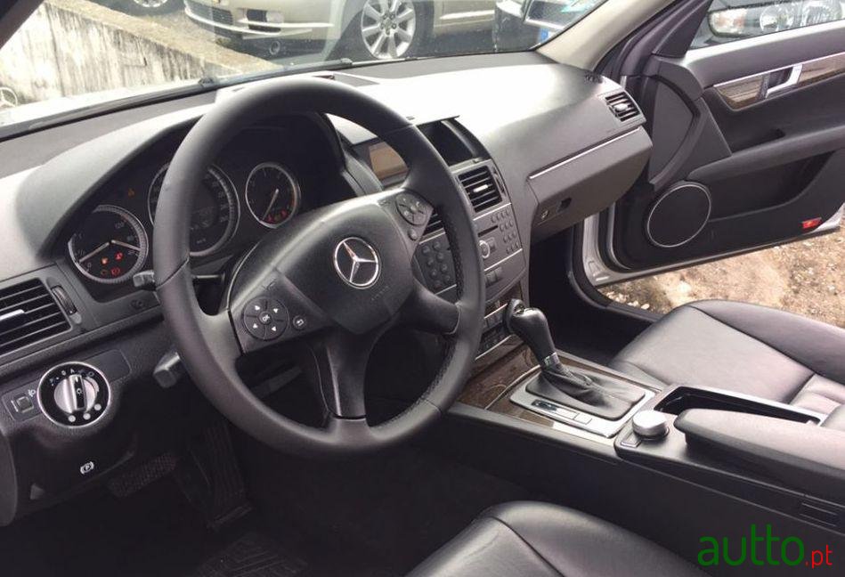 2008' Mercedes-Benz C-220 photo #1