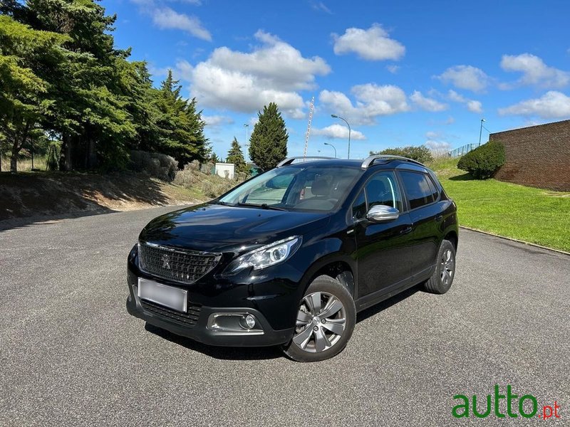 2018' Peugeot 2008 1.5 Bluehdi Style photo #2