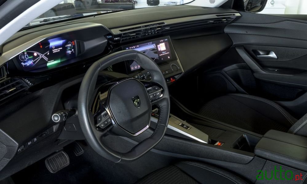 2022' Peugeot 308 photo #6