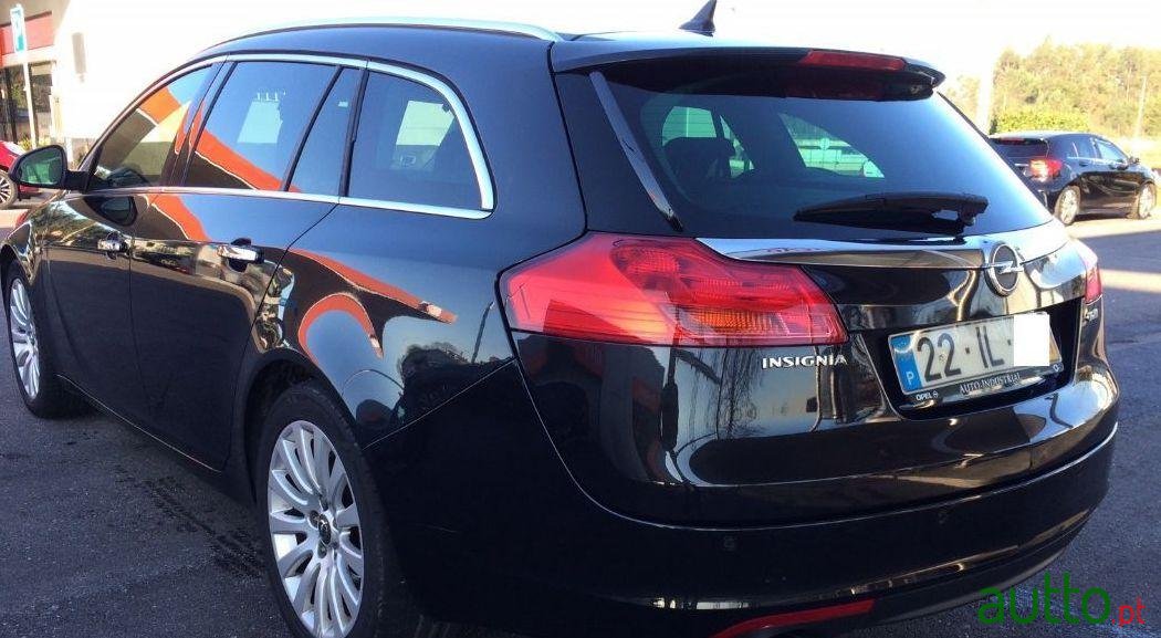 2009' Opel Insignia Sports Tourer photo #2