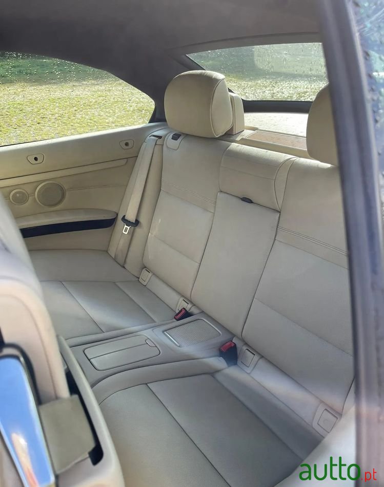 2008' BMW 320 D Auto photo #6