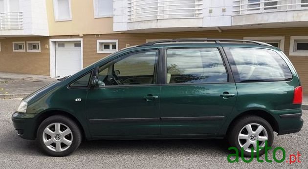 2002' Volkswagen Sharan photo #3