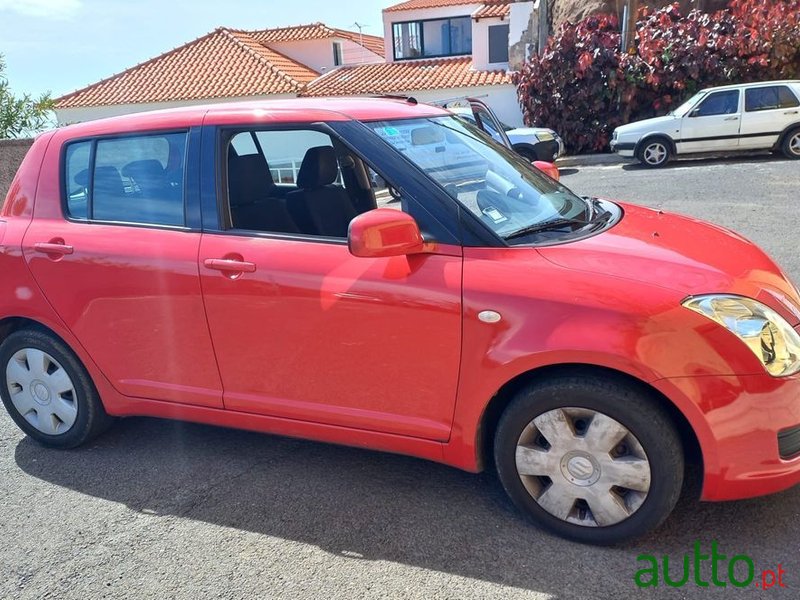 2010' Suzuki Swift 1.3 16V Gl photo #3