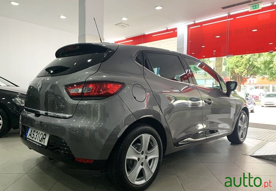 2014' Renault Clio photo #4