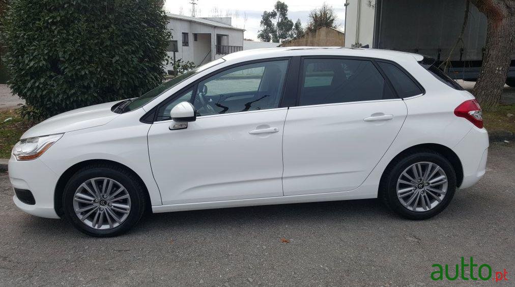 2012' Citroen C4 1.6 e-HDi Seduction photo #1