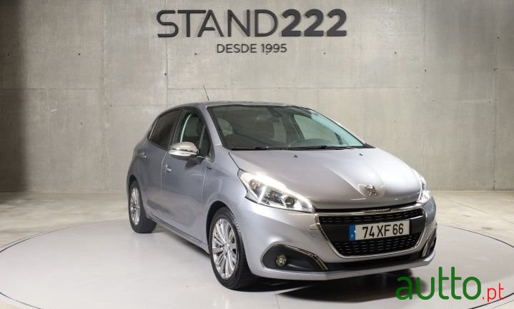 2019' Peugeot 208 photo #3