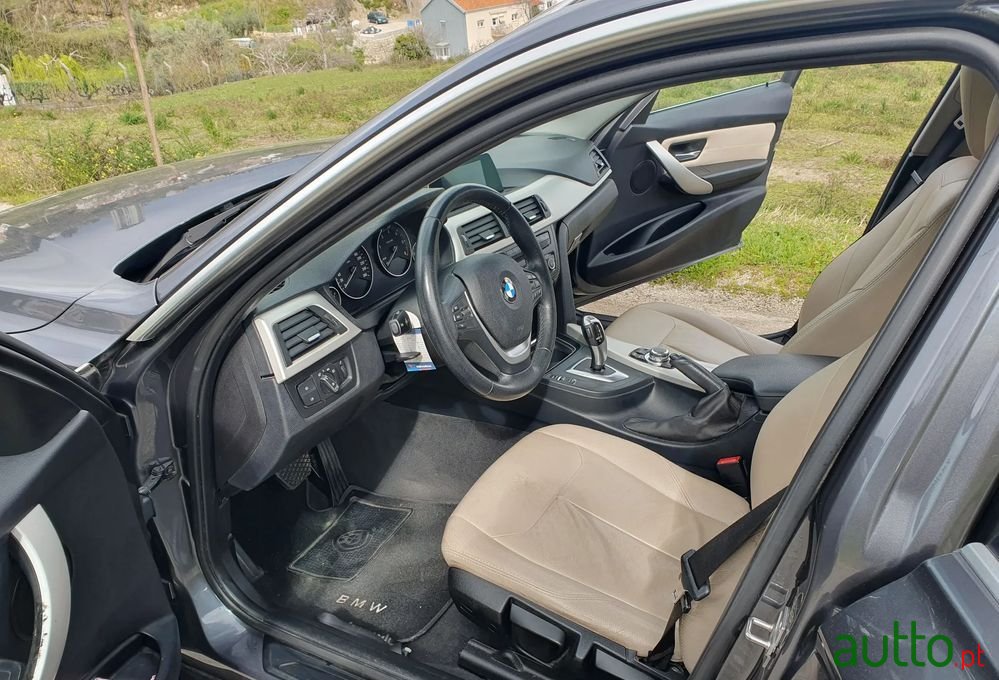 2013' BMW 320 photo #5