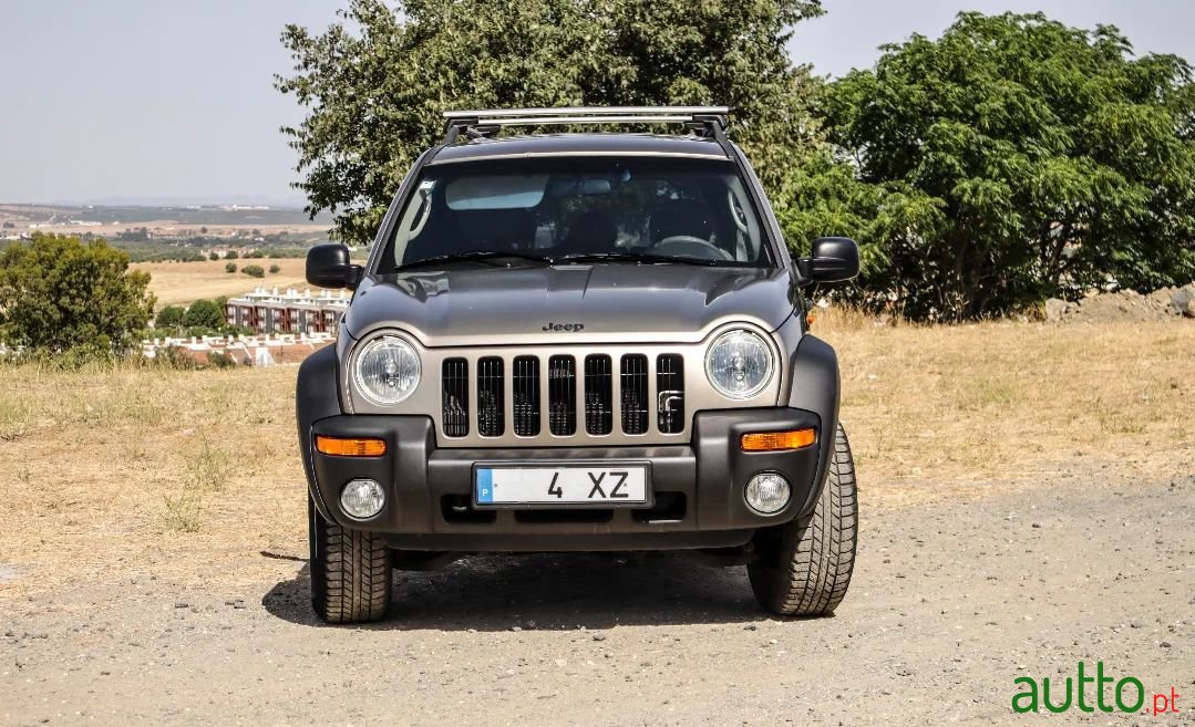 2003' Jeep Cherokee photo #2