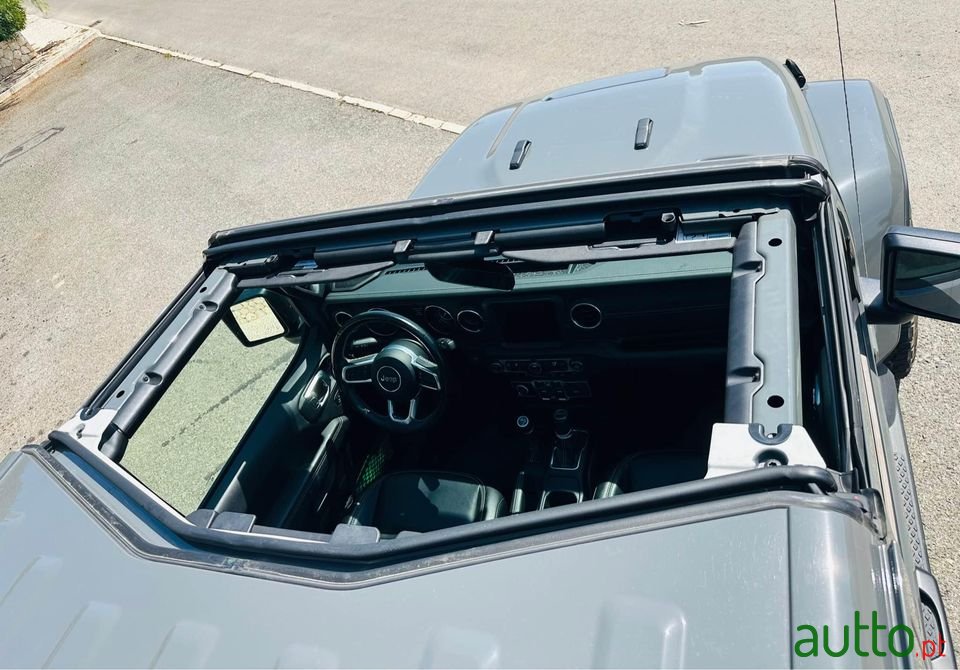 2021' Jeep Gladiator photo #4