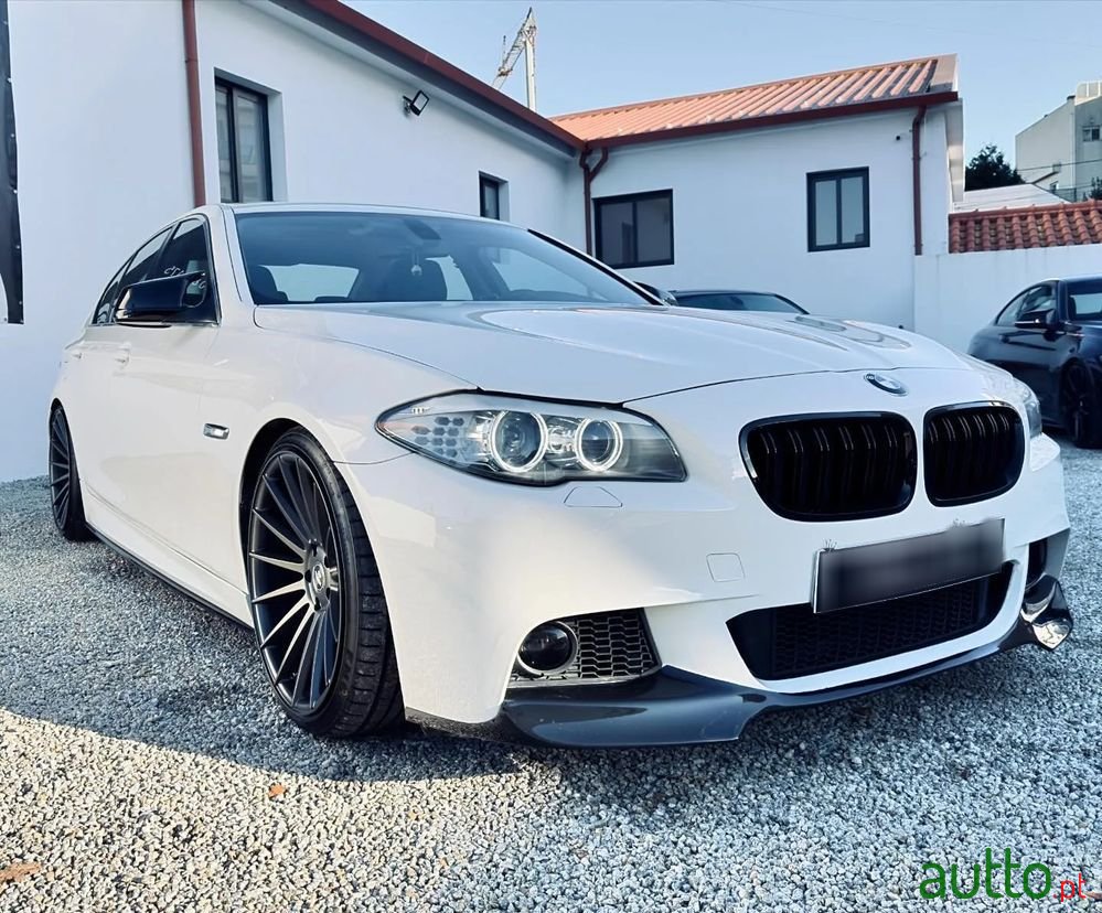 2011' BMW 520 D Pack M photo #6