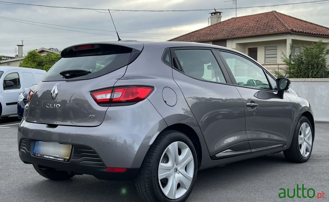 2015' Renault Clio photo #4