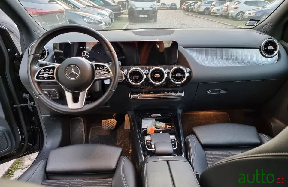 2019' Mercedes-Benz 180 photo #2