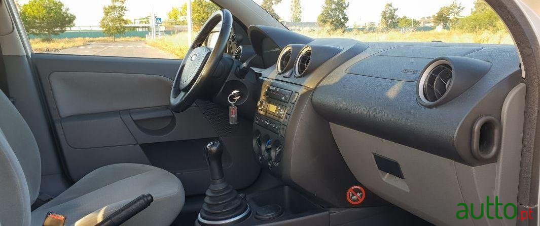 2002' Ford Fiesta 1.4 Tdci Ghia photo #1