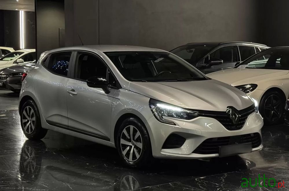 2022' Renault Clio photo #3