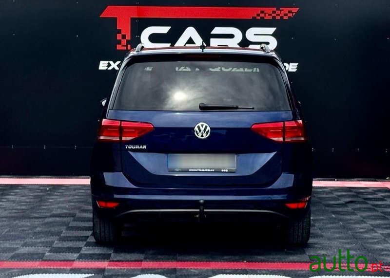 2019' Volkswagen Touran photo #4