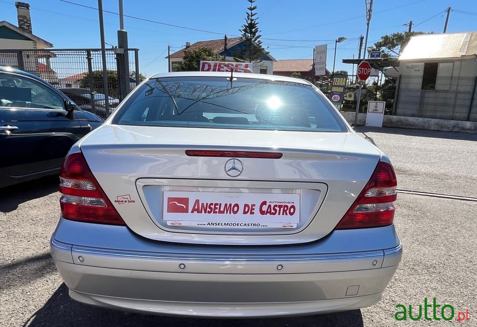 2006' Mercedes-Benz C-220 photo #5