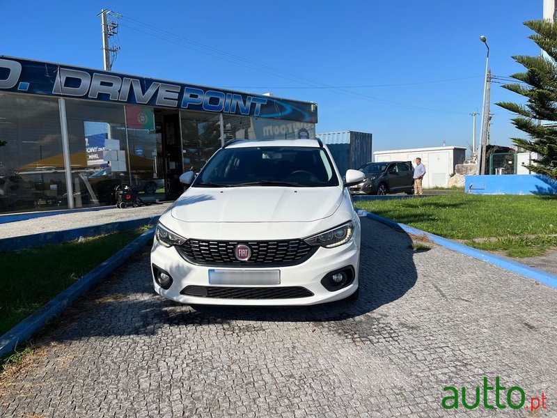 2020' Fiat Tipo Station Wagon photo #3