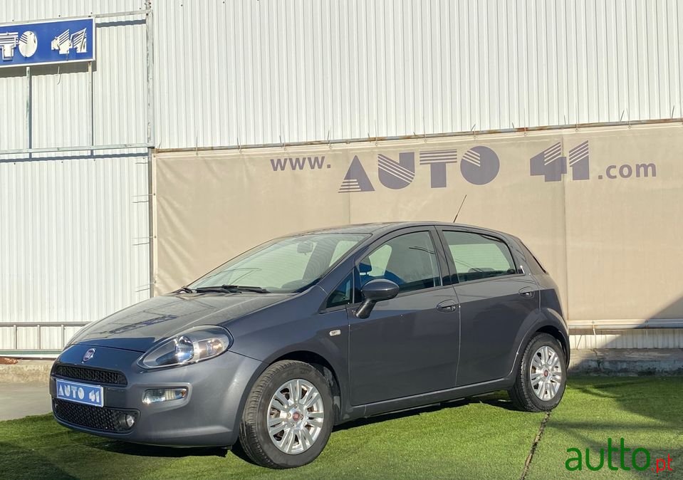 2014' Fiat Punto photo #3