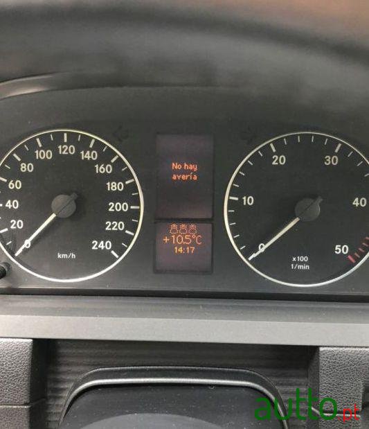 2004' Mercedes-Benz A-160 Avantgarde Cdi photo #4