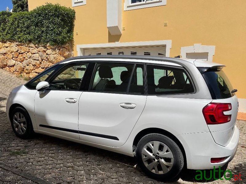 2014' Citroen C4 Grand Picasso photo #3