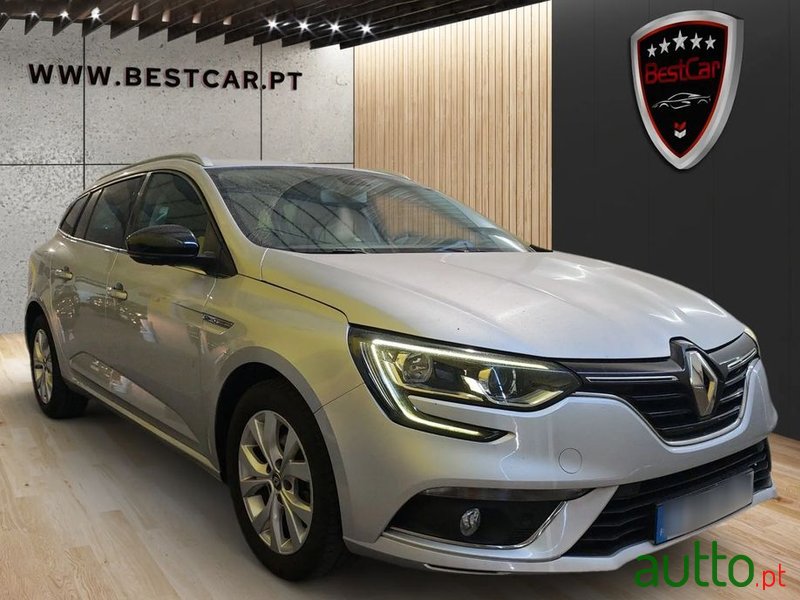 2019' Renault Megane photo #3