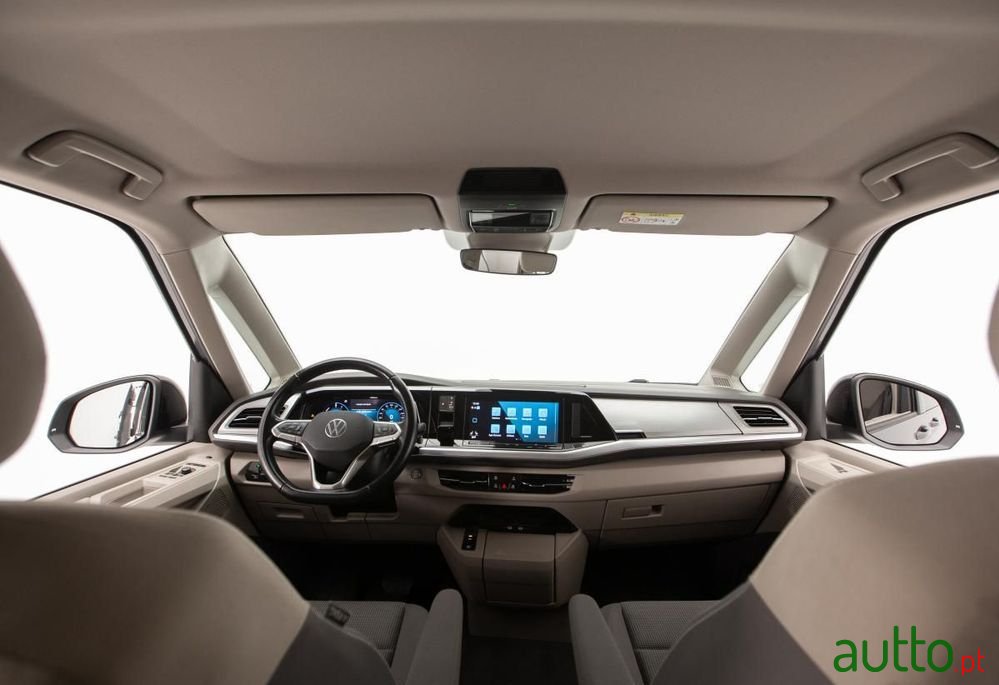 2022' Volkswagen Multivan photo #6