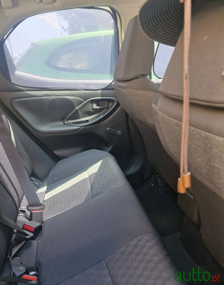 2022' Toyota Yaris photo #6