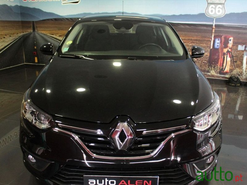 2015' Renault Megane photo #3