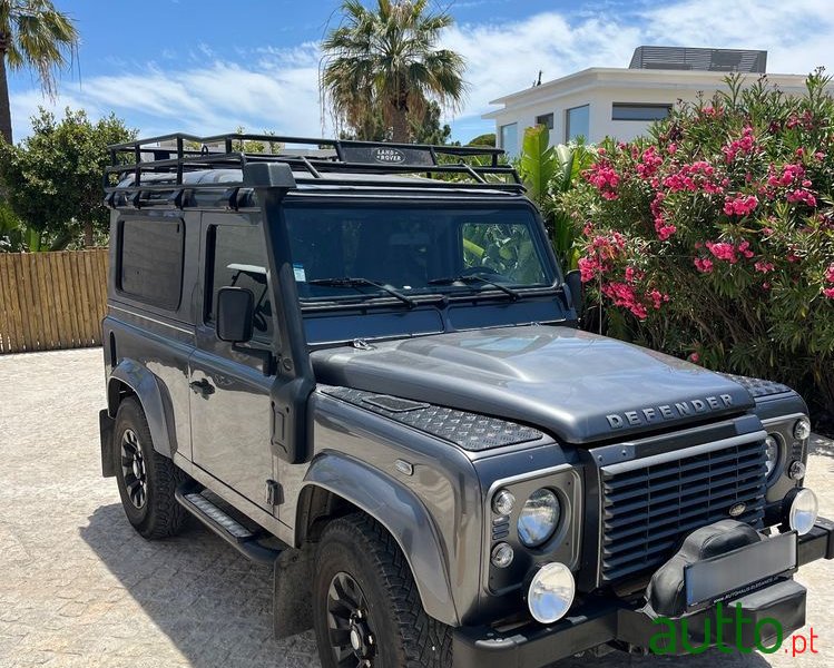 2015' Land Rover Defender photo #1