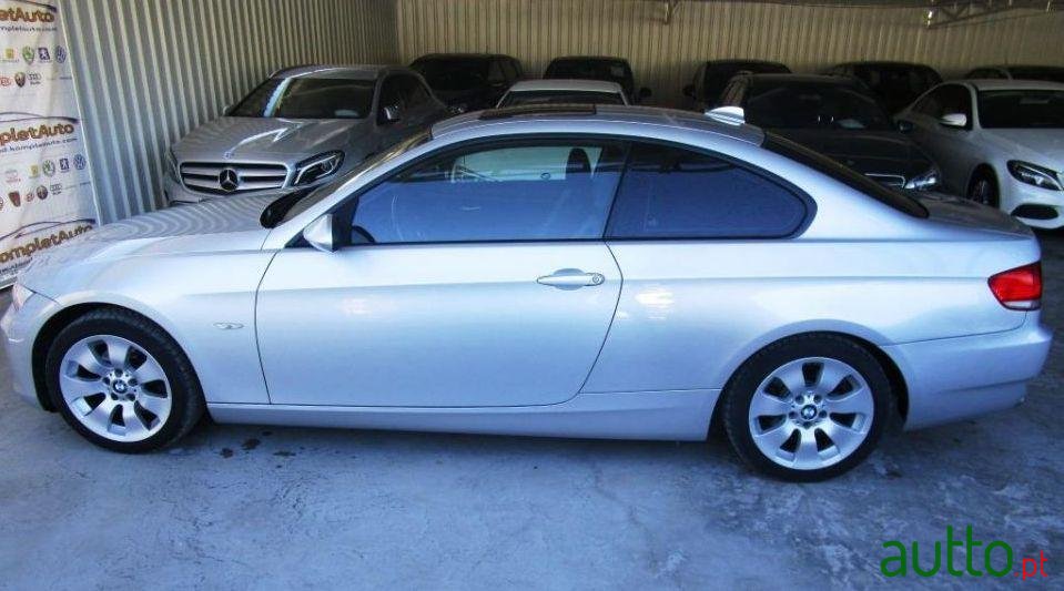 2008' BMW 320 D Coupe photo #3