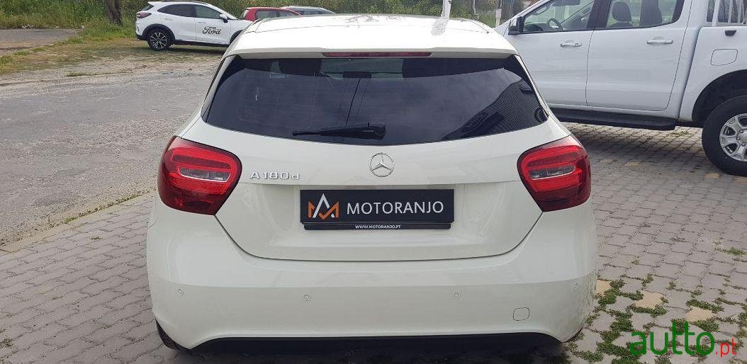 2016' Mercedes-Benz A-180 D Style photo #2