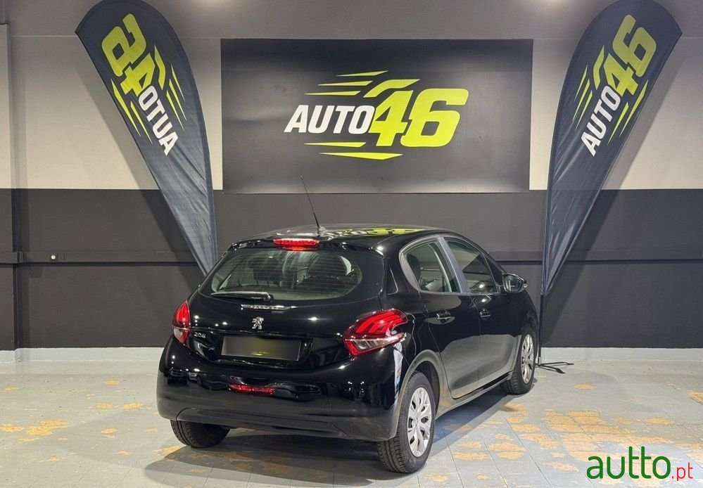 2018' Peugeot 208 Puretech photo #4