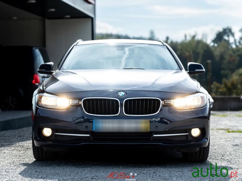 2016' BMW Série 3 D Touring Line Sport photo #2