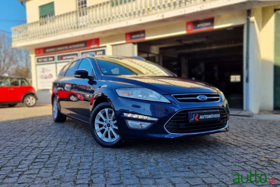 2011' Ford Mondeo Sw photo #1