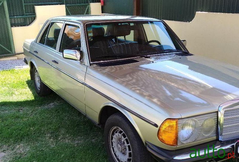 1981' Mercedes-Benz 300 W123 Limousine photo #1