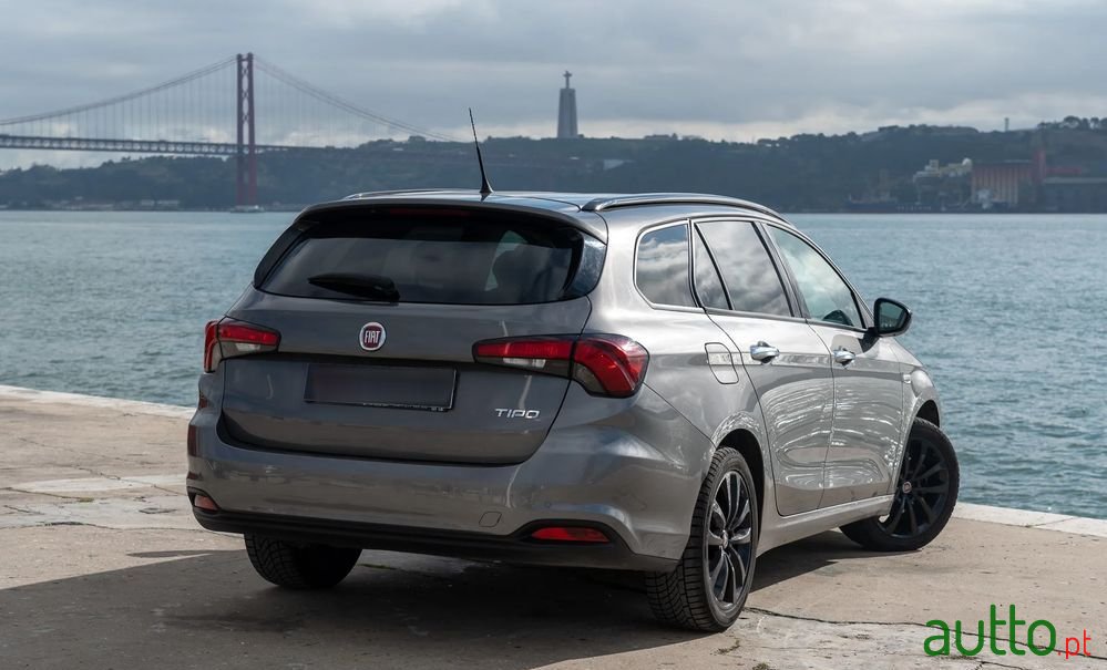 2019' Fiat Tipo Station Wagon photo #6