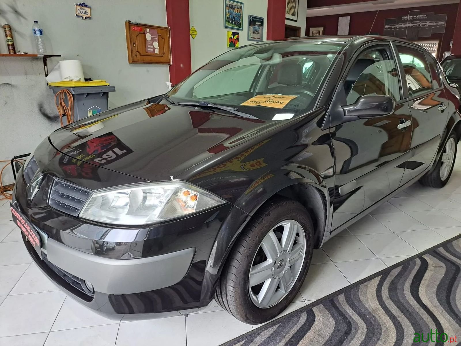 2004' Renault Megane photo #1