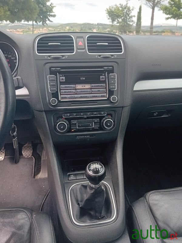 2010' Volkswagen Golf photo #6