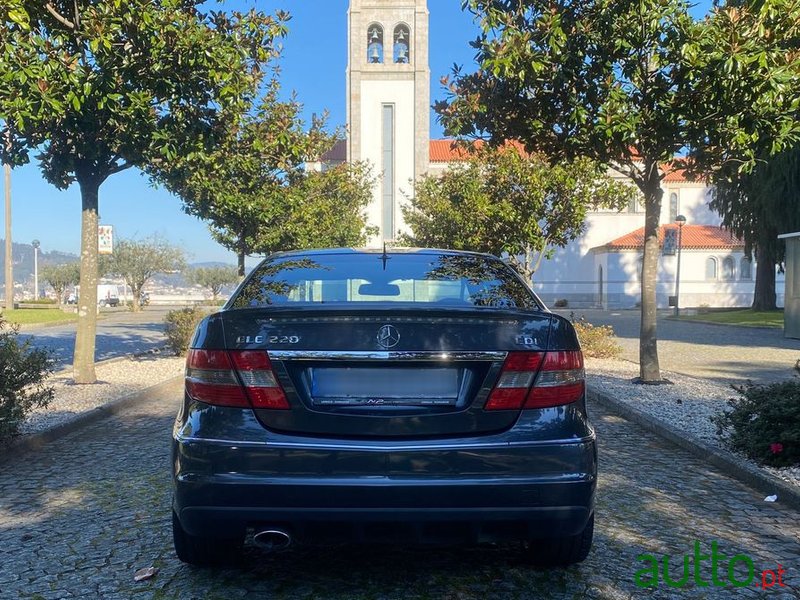 2010' Mercedes-Benz Clc-220 photo #6