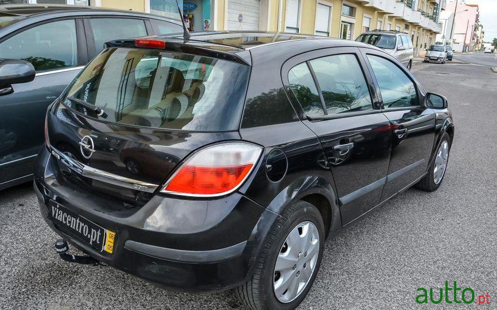 2006' Opel Astra 1.3 CDTi Enjoy photo #1