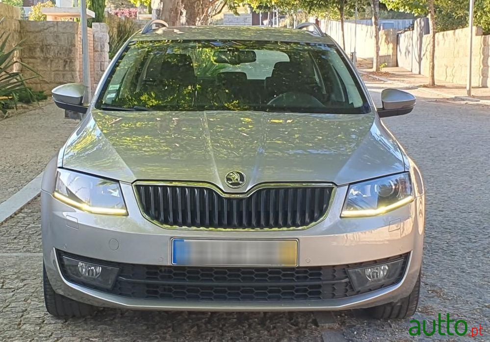 2014' Skoda Octavia Break photo #3