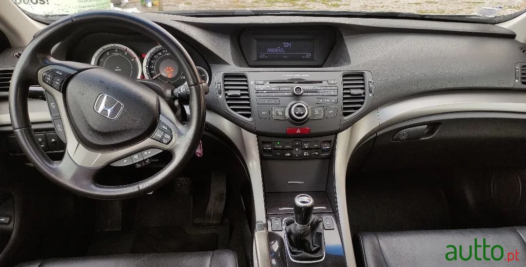 2010' Honda Accord Tourer photo #4