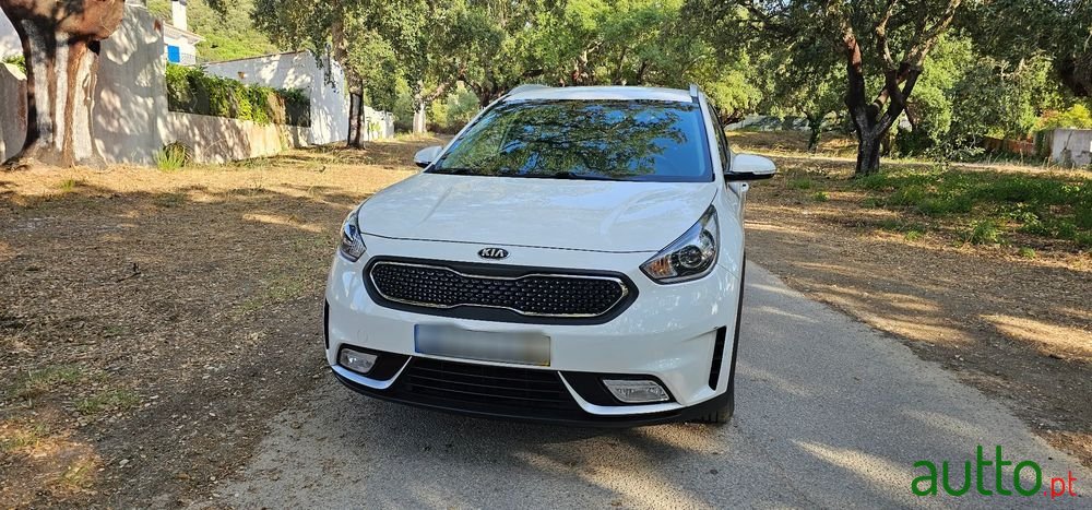 2019' Kia Niro 1.6 Gdi Hev Ex photo #2