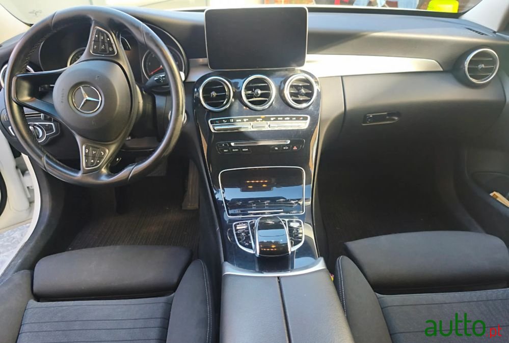 2018' Mercedes-Benz 220 photo #4