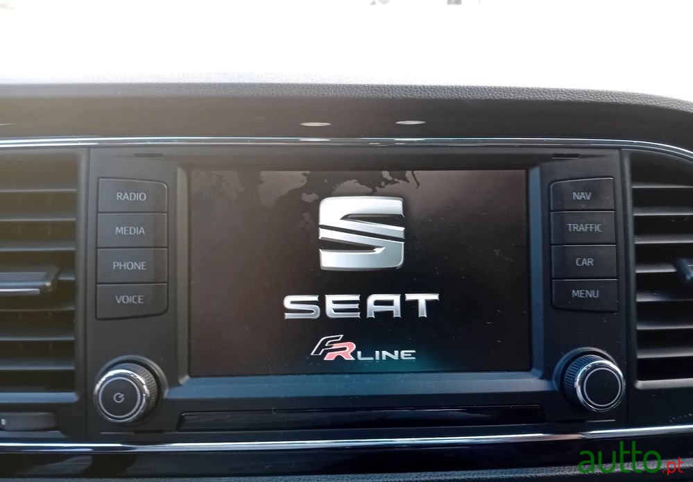 2016' SEAT Leon St photo #3