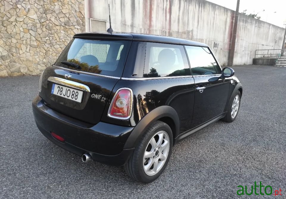 2010' MINI Cooper photo #2