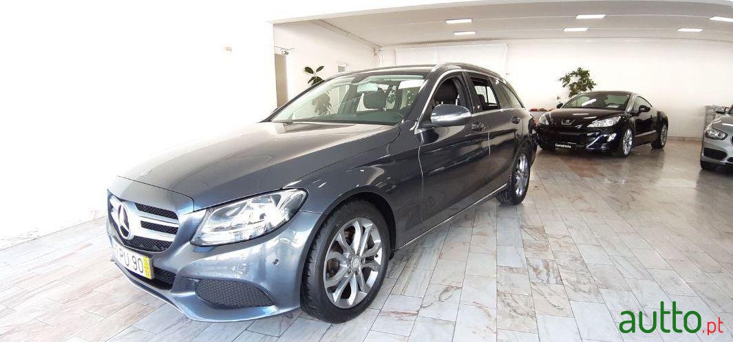 2015' Mercedes-Benz C-180 Avantgarde Bluetec photo #2