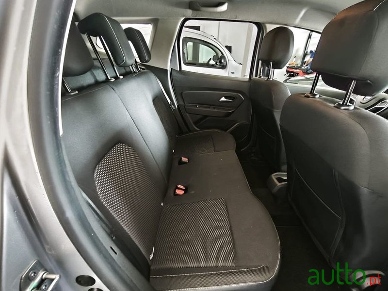 2019' Dacia Duster photo #6